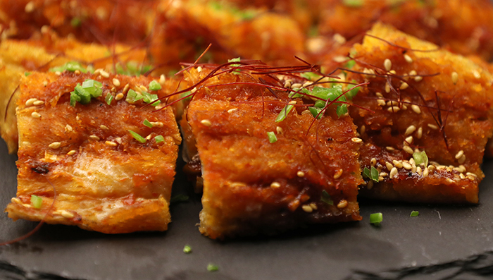 Boiled pig’s feet (족편), seasoned eggplants (가지불고기), and grilled dried pollack with spicy sauce (황태 양념구이) are some of the dishes from the 12 Jongga head families presented to the press during the briefing held at the Plaza Hotel in Seoul on Oct. 19.